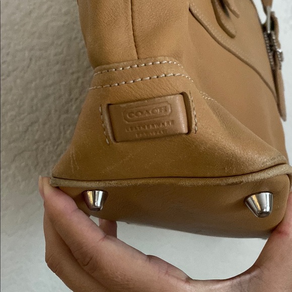Vintage Coach Tan leather shoulder Handbag - Picture 6 of 13